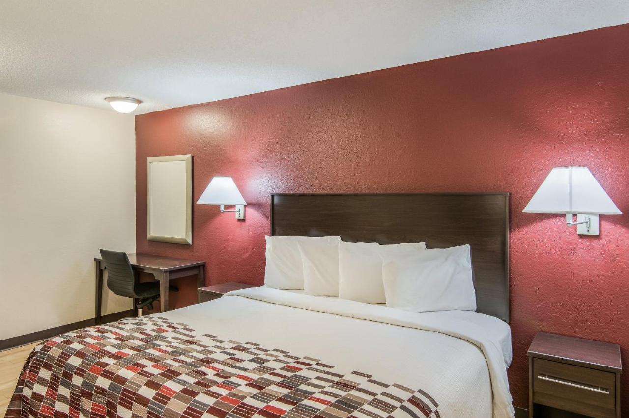 Red Roof Inn & Suites Pensacola East - Милтон Экстерьер фото