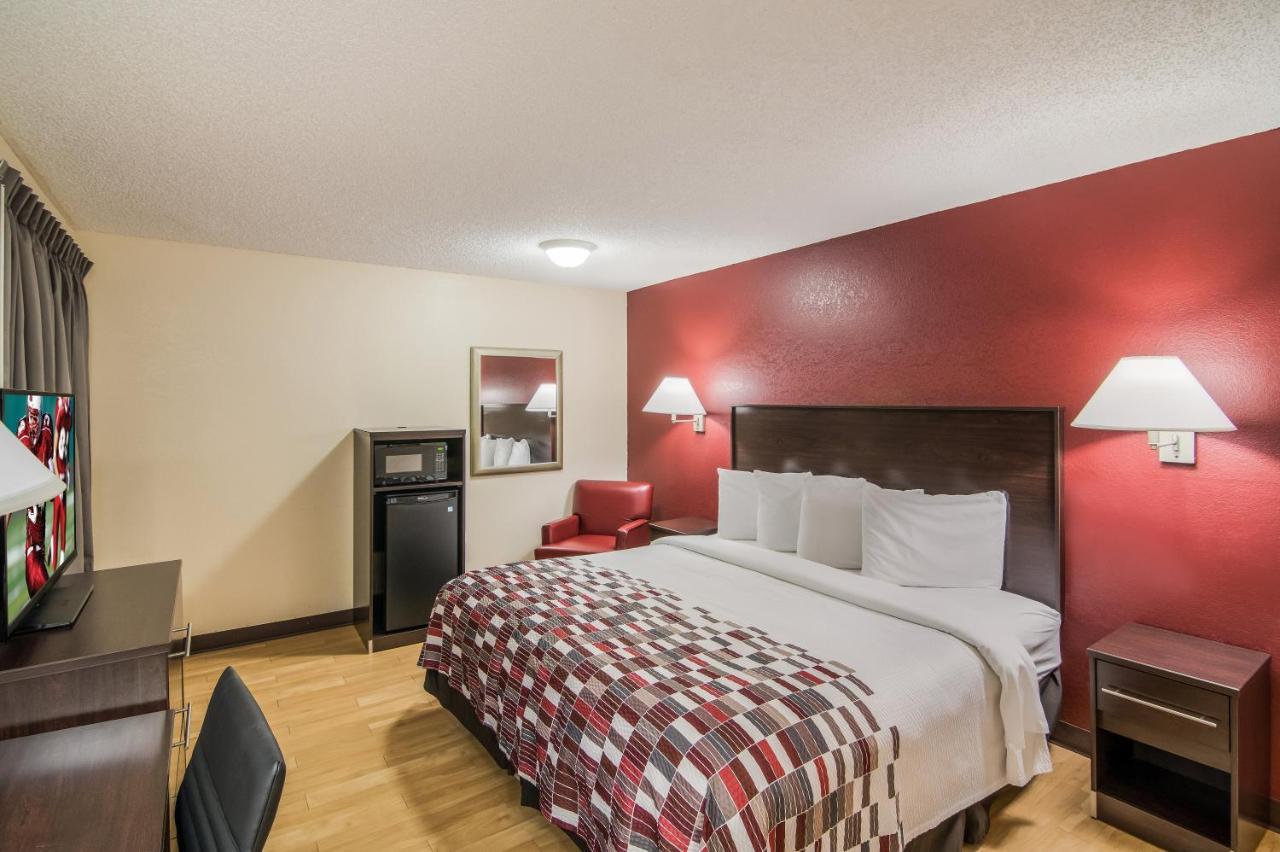 Red Roof Inn & Suites Pensacola East - Милтон Экстерьер фото